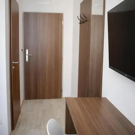 Zelivka - Restaurace S Ubytovanim * Tomice